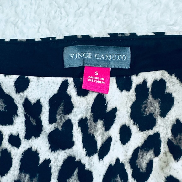 Vince Camuto Dresses & Skirts - Vince Camuto Leopard Print Skirt